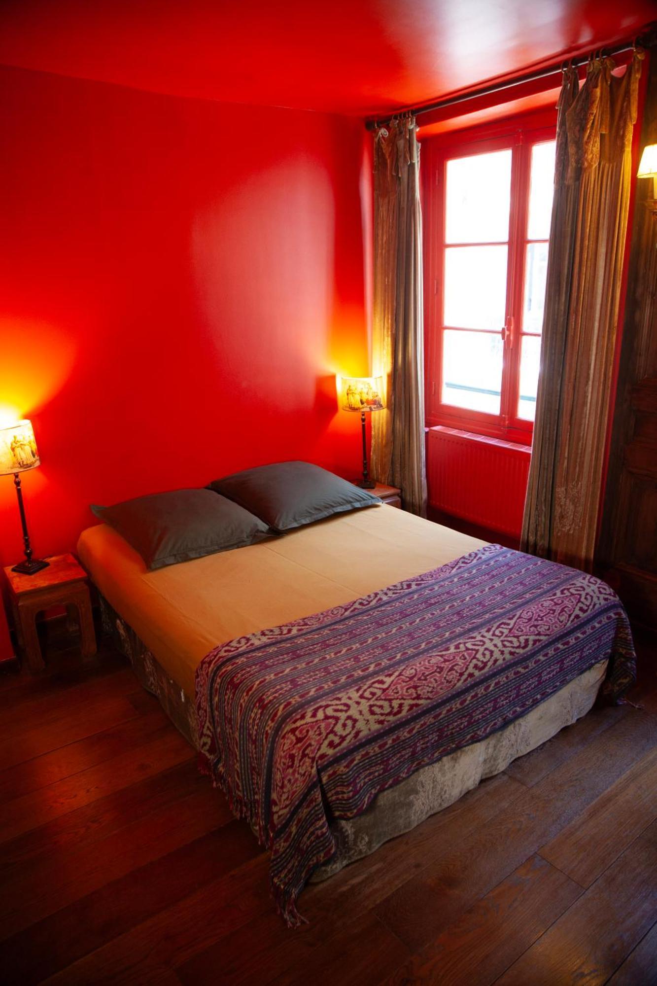 Le Marais Typical